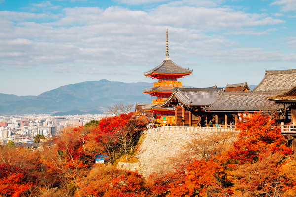 京都清水寺秋季紅葉景色